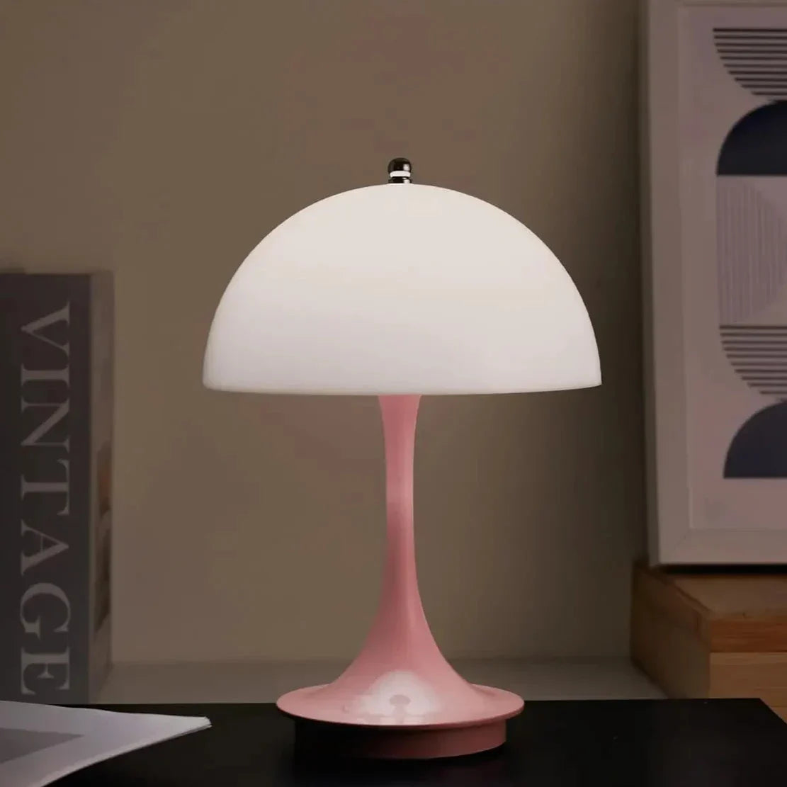 TouchLuxe - Lámpara de Mesa LED Táctil Elegante y Recargable