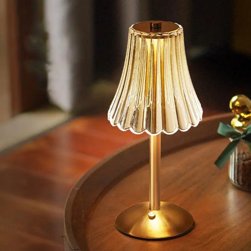 CristalÉpoca – Lámpara de Mesa con Encanto Retro