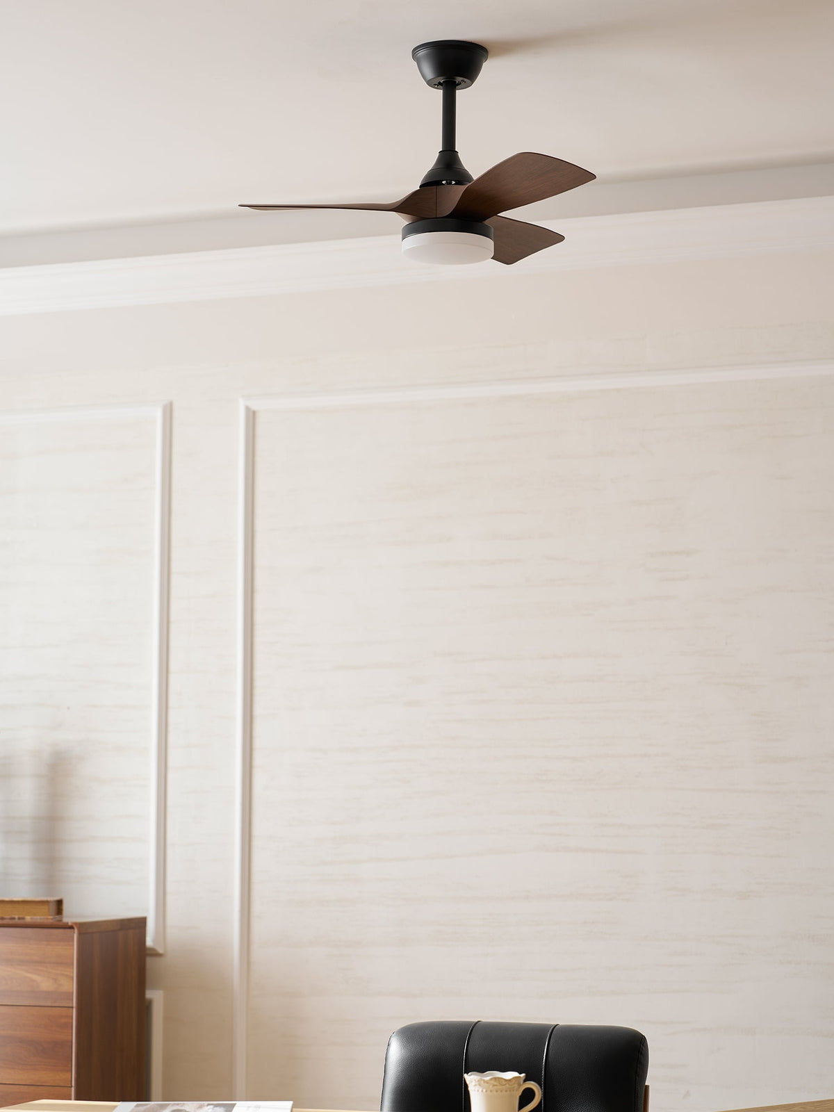 Ventilador de techo con luz Ilenza en un dormitorio acogedor – imagen 31