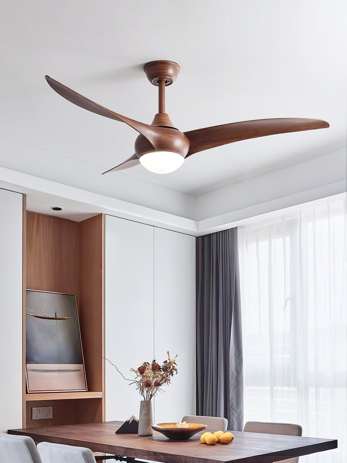 Ventilador de techo con luz Casela en un salón de estilo rústico – imagen 29