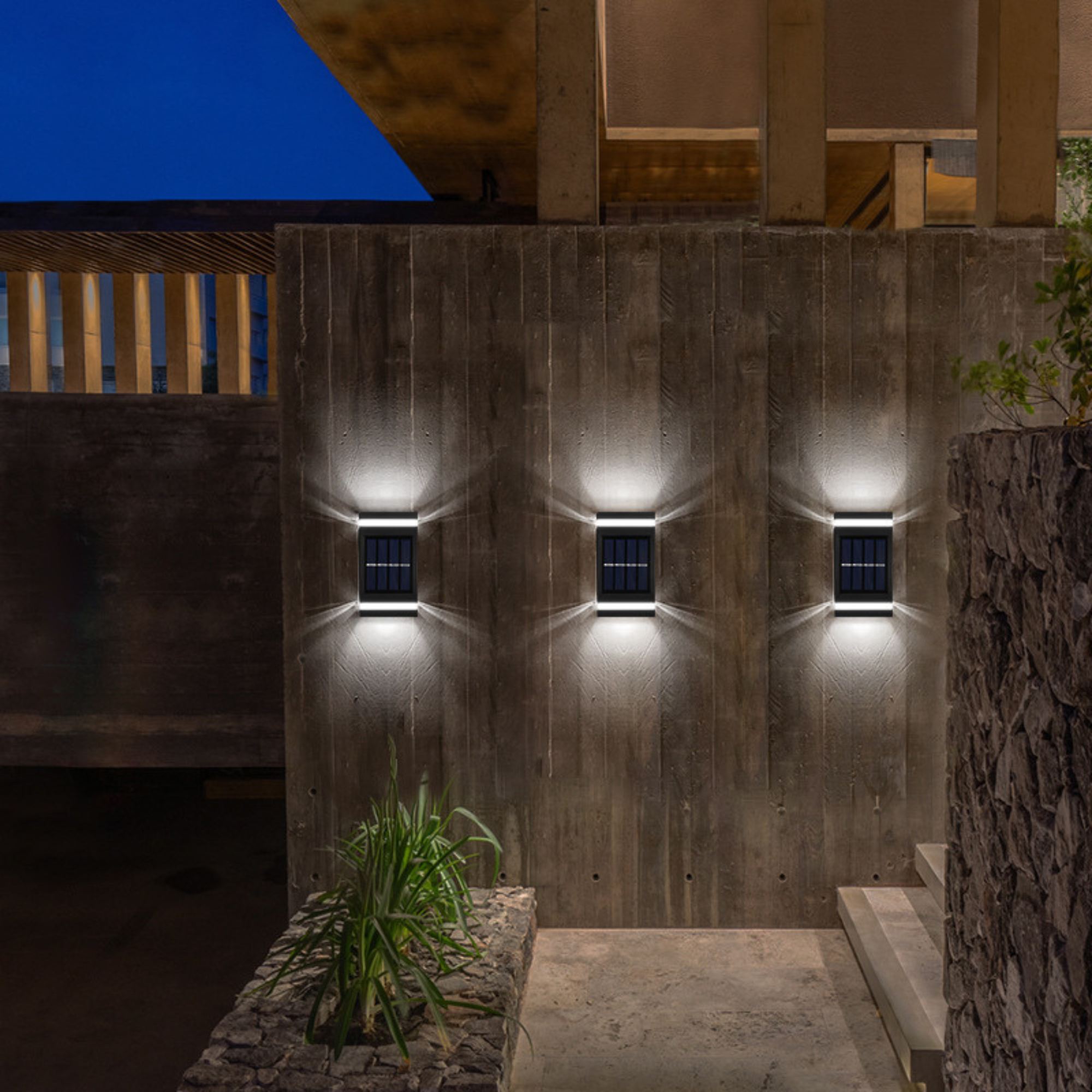 SolarBloom - Lámpara Solar de Pared para Jardines Encantadores