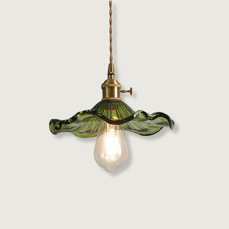 Floralia - Lámpara de Mesa Floral Elegante con Detalles en Latón