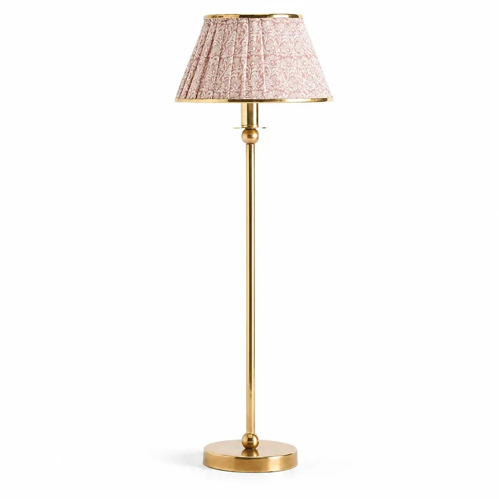 Lámpara de mesa vintage de latón Damira – con pantalla rosa estampada