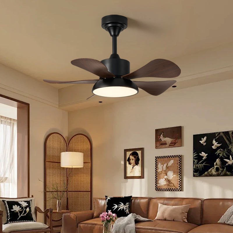 Ventilador de techo con luz Avela en un dormitorio moderno – imagen 3