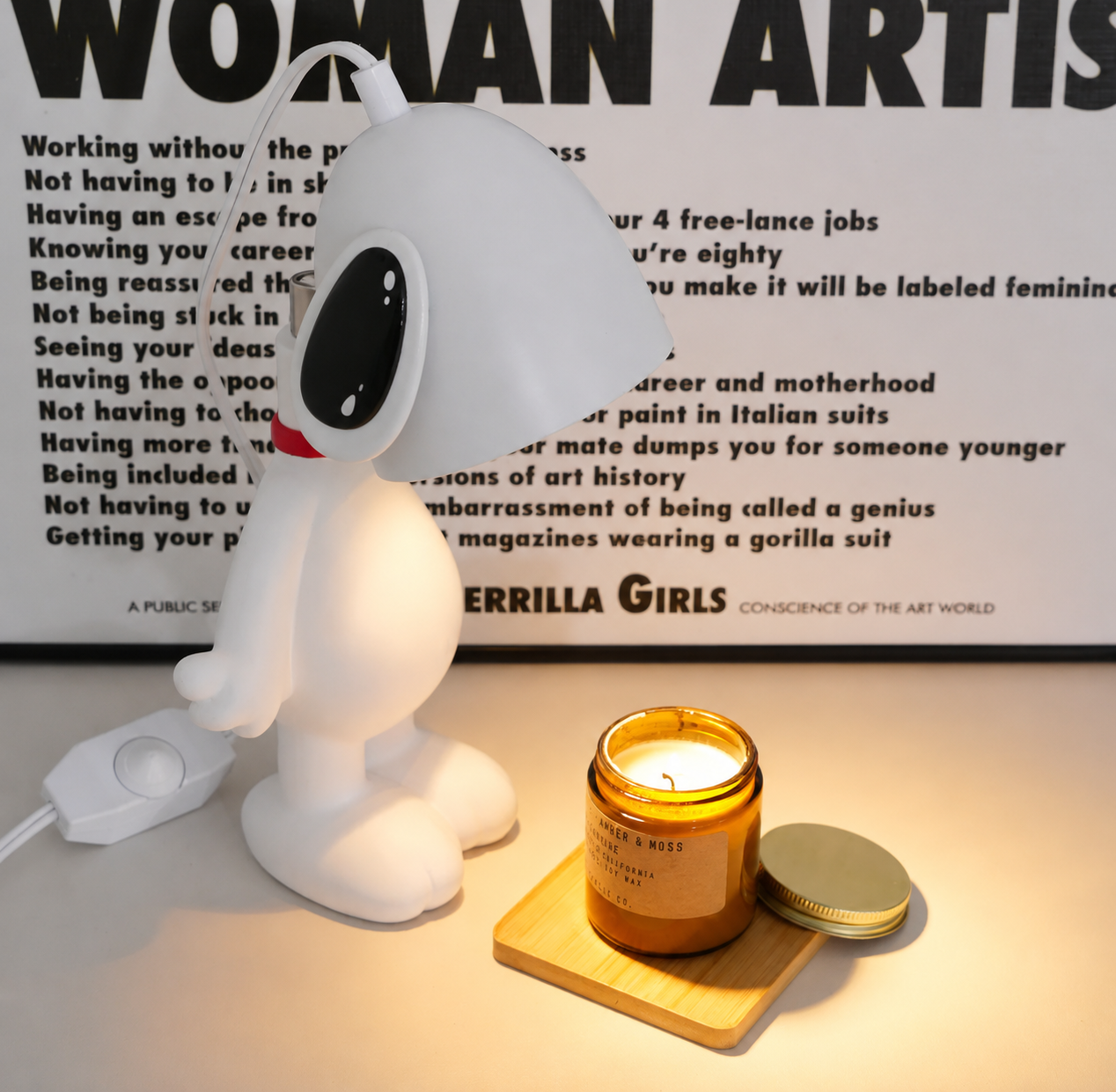 Zalvo - Lámpara Decorativa Calentadora de Cera Snoopy - Diseño Único en Resina y Metal - Luz Suave para Aromaterapia - Uso Interior