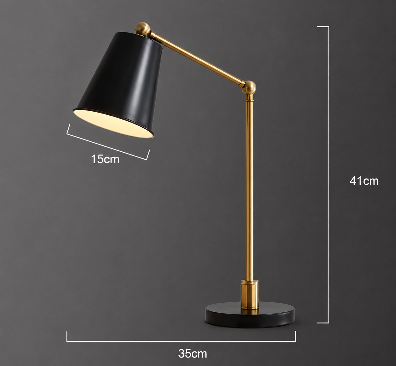 Zelume - Lámpara de Mesa de Bronce con Diseño Moderno y Enfoque de Iluminación Descendente