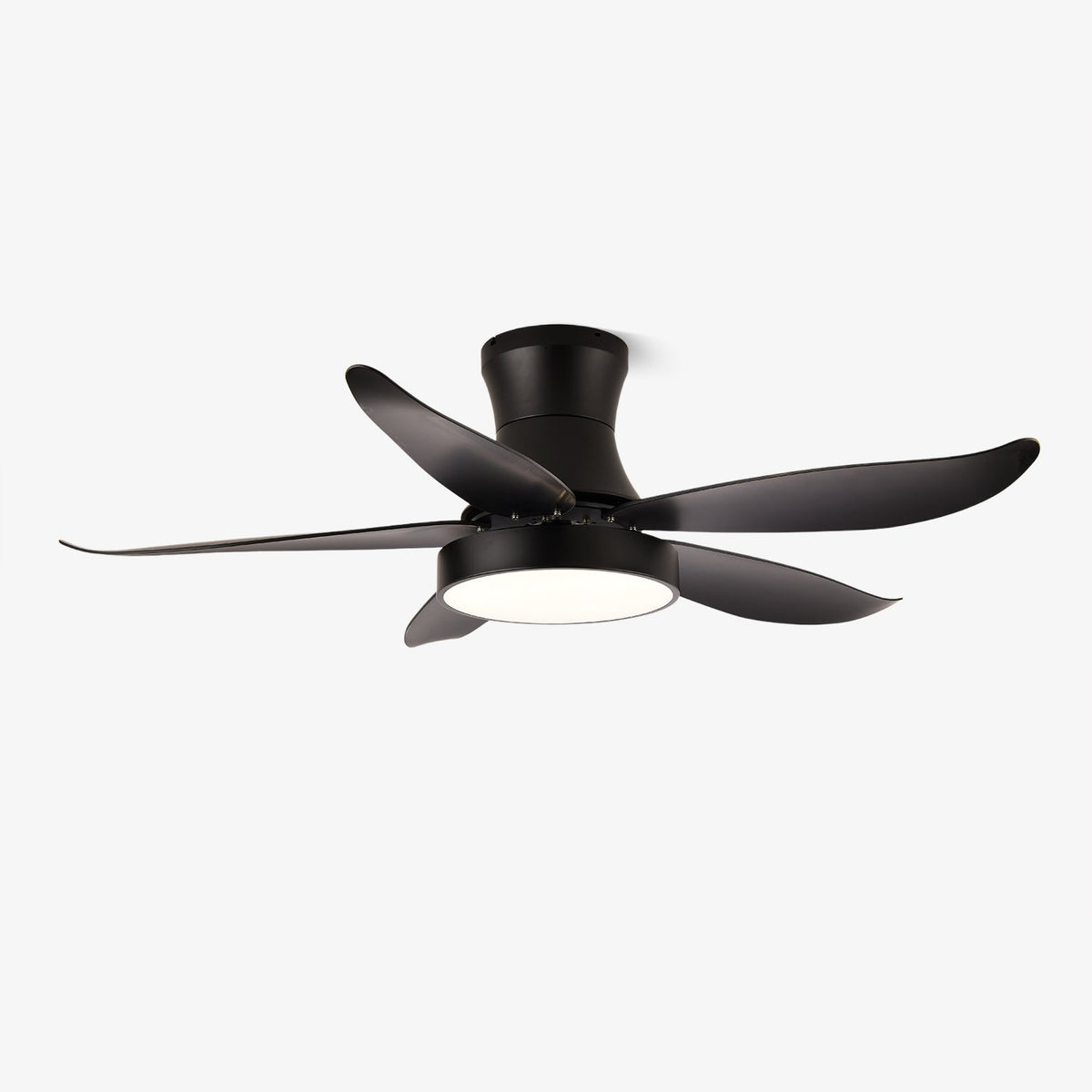 Ventilador de techo con luz Ilonda en un salón contemporáneo – imagen 15