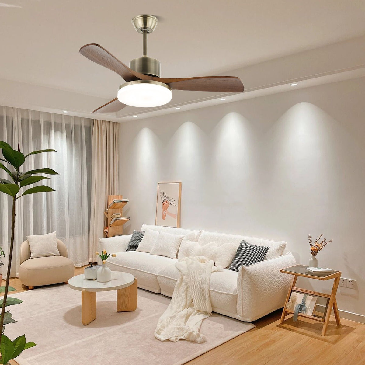 Ventilador de techo con luz Brisel en un salón acogedor – imagen 13