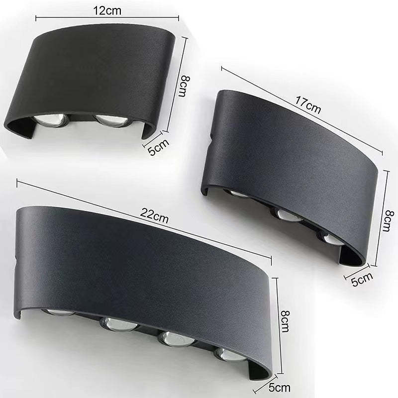 Aplique de pared LED arriba y abajo Fulgara en una fachada iluminada – imagen 22