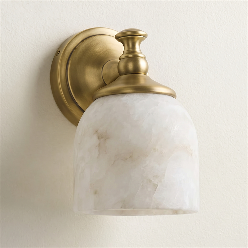 Aplique de pared clásico Campela sobre el espejo de un baño – imagen 24
