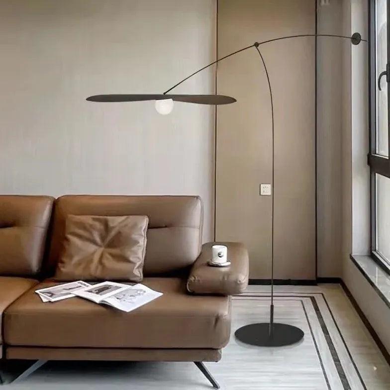 Maruva - Lámpara de Pie en Arco con Pantalla Plana y Globo de Cristal