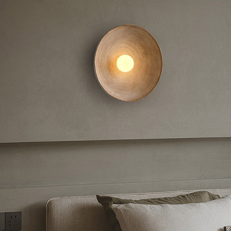 Aplique de pared estilo japonés Cedrina en un comedor japandi – imagen 5