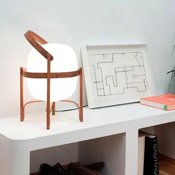 LuzCesta - Lámpara de Mesa de Madera con Elegancia Natural