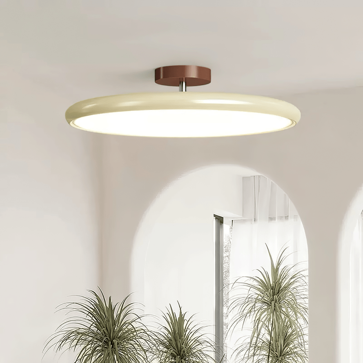 Lámpara de techo orientable Vaivén en un salón de estilo cálido – imagen 18