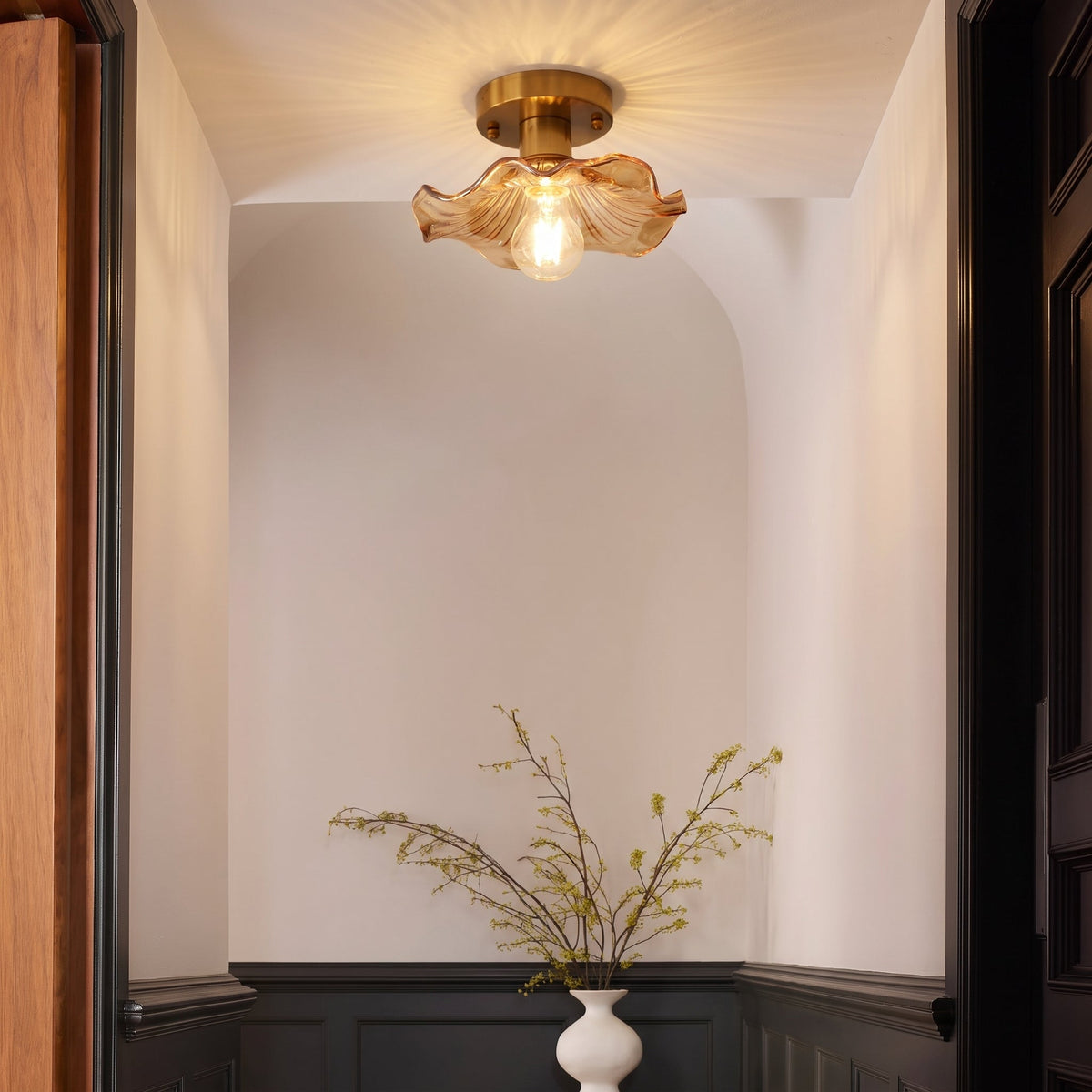 Plafón LED de cristal Jazmira en un recibidor acogedor – imagen 8