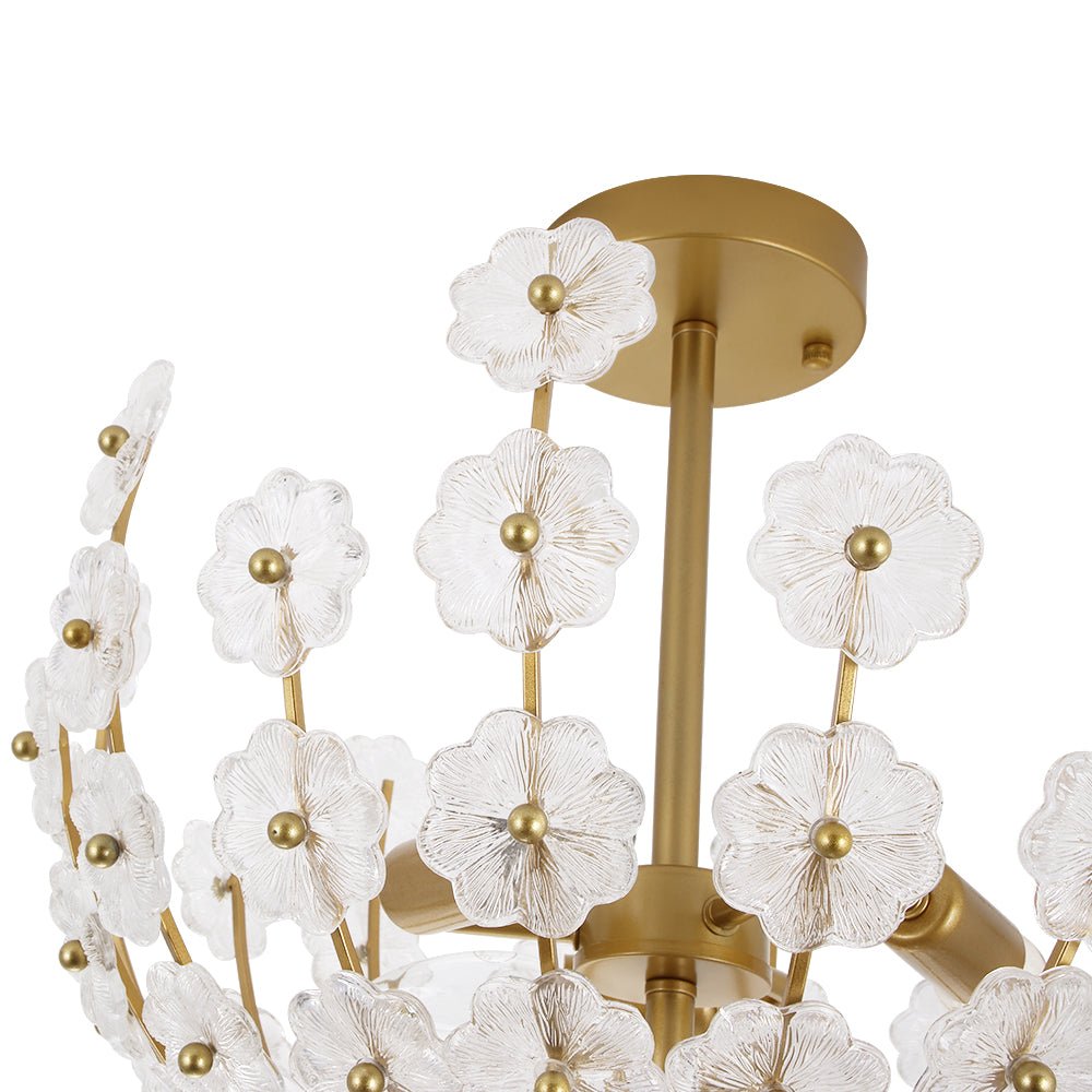 Lámpara de techo con flores de cristal Rosela en un dormitorio de estilo francés – imagen 6