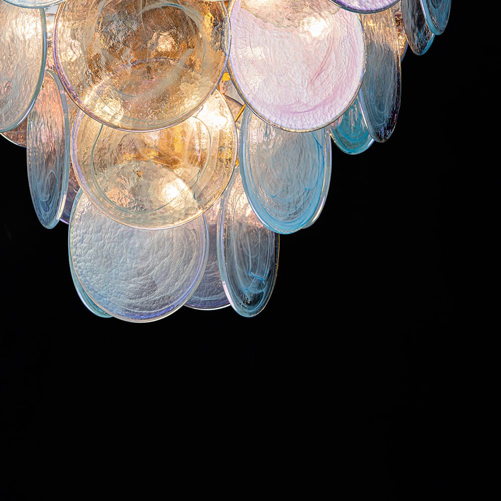 Lámpara araña de cristal azul Cala en un comedor elegante – imagen 13