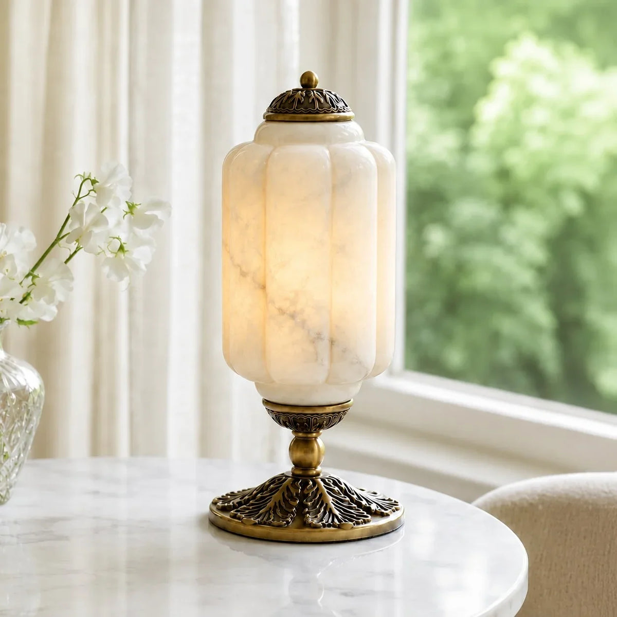 Lámpara de mesa vintage de cristal Brisela – pantalla de alabastro con base de latón