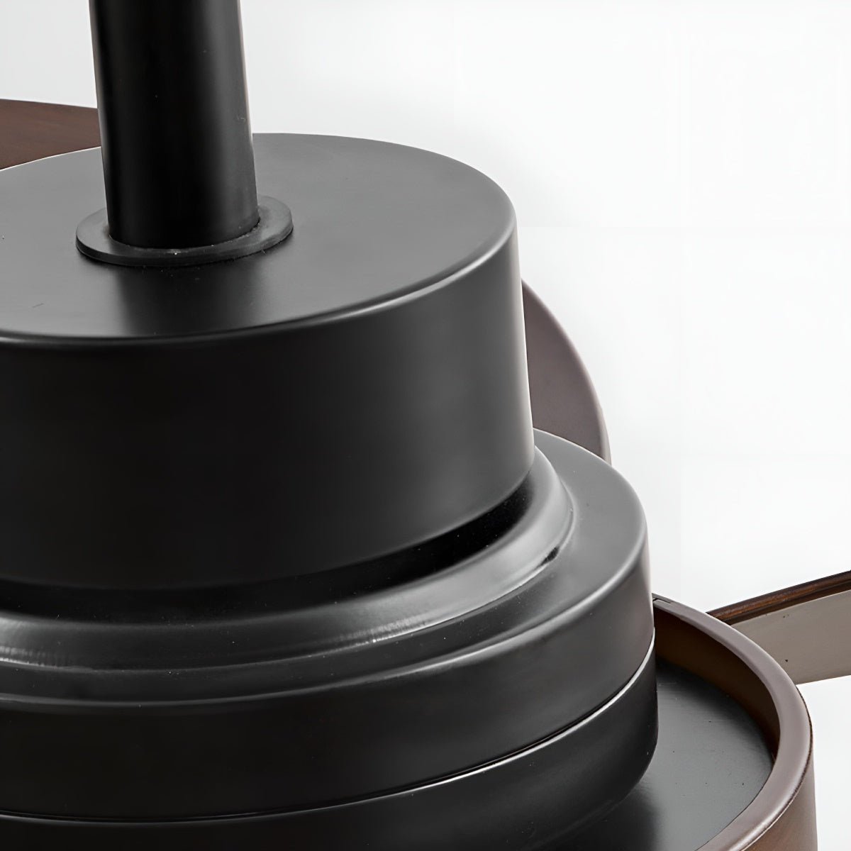 Ventilador de techo con luz Trazela en un salón minimalista – imagen 14