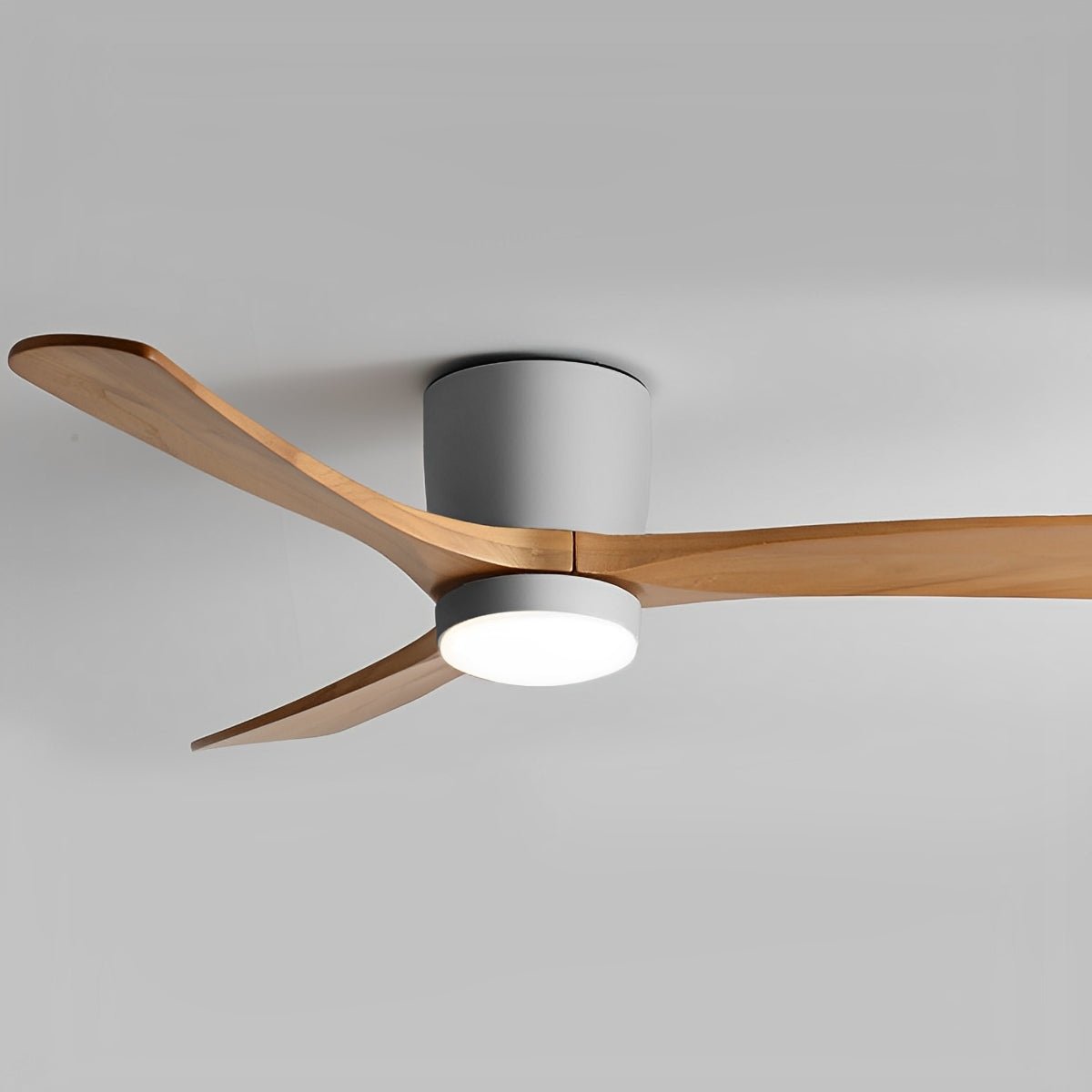 Ventilador de techo con luz Saucela en un salón nórdico – imagen 6