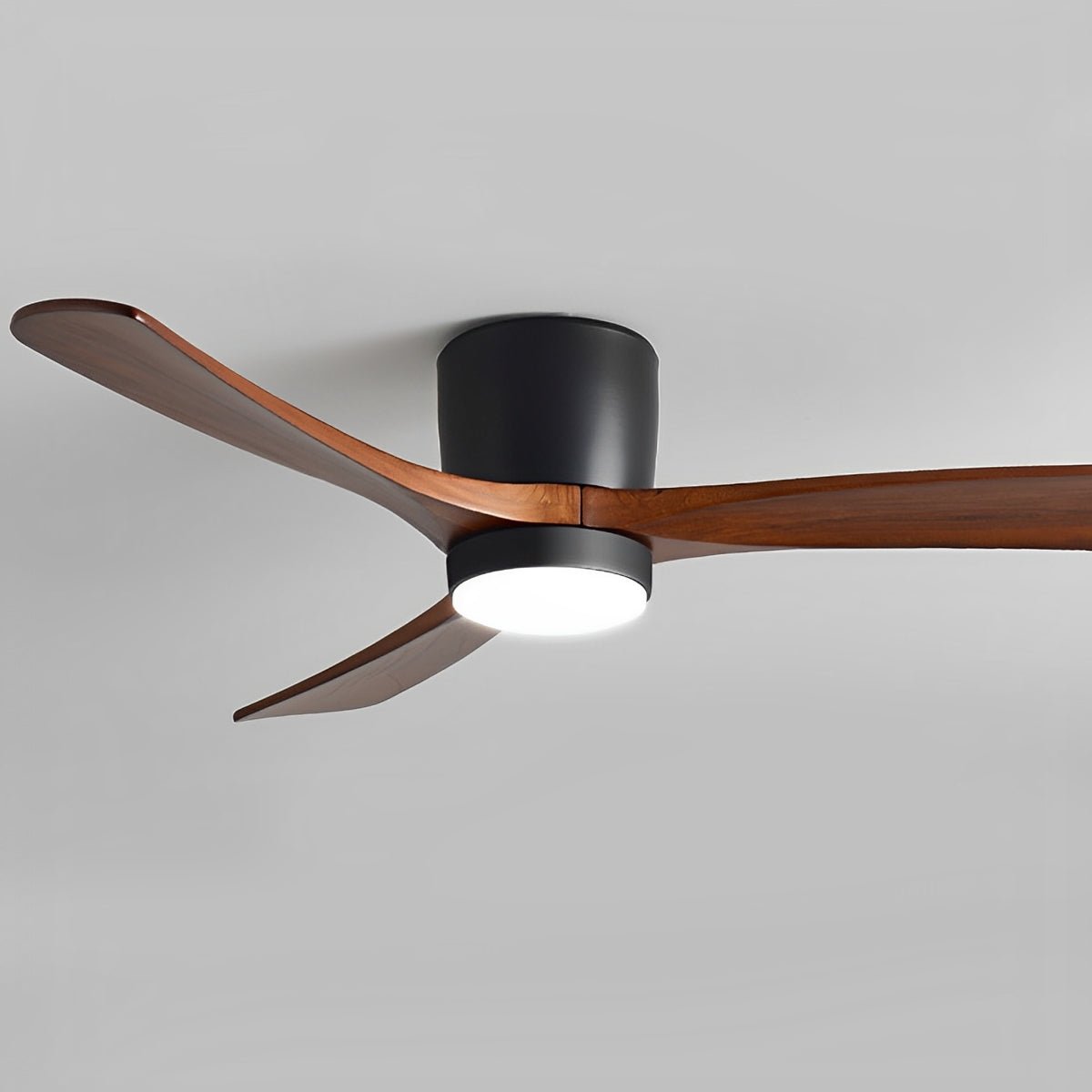 Ventilador de techo con luz Saucela en un salón nórdico – imagen 5
