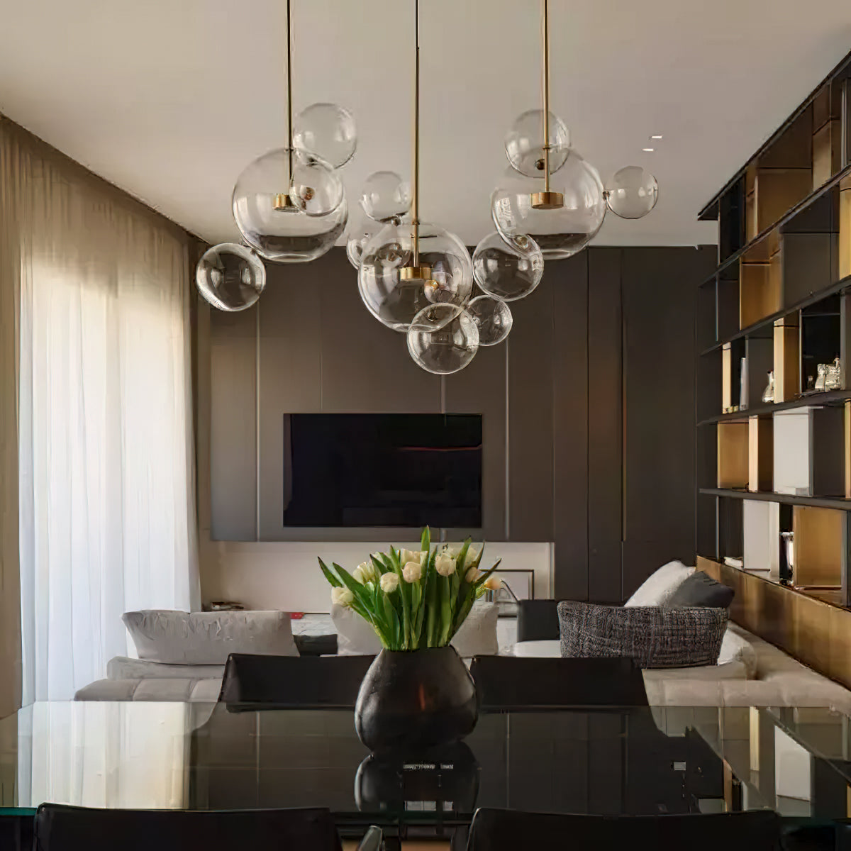 Lámpara colgante de esferas de cristal Perlada en un salón luminoso – imagen 12