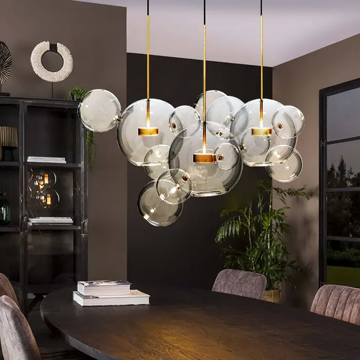 Lámpara colgante de esferas de cristal Perlada en un salón luminoso – imagen 16