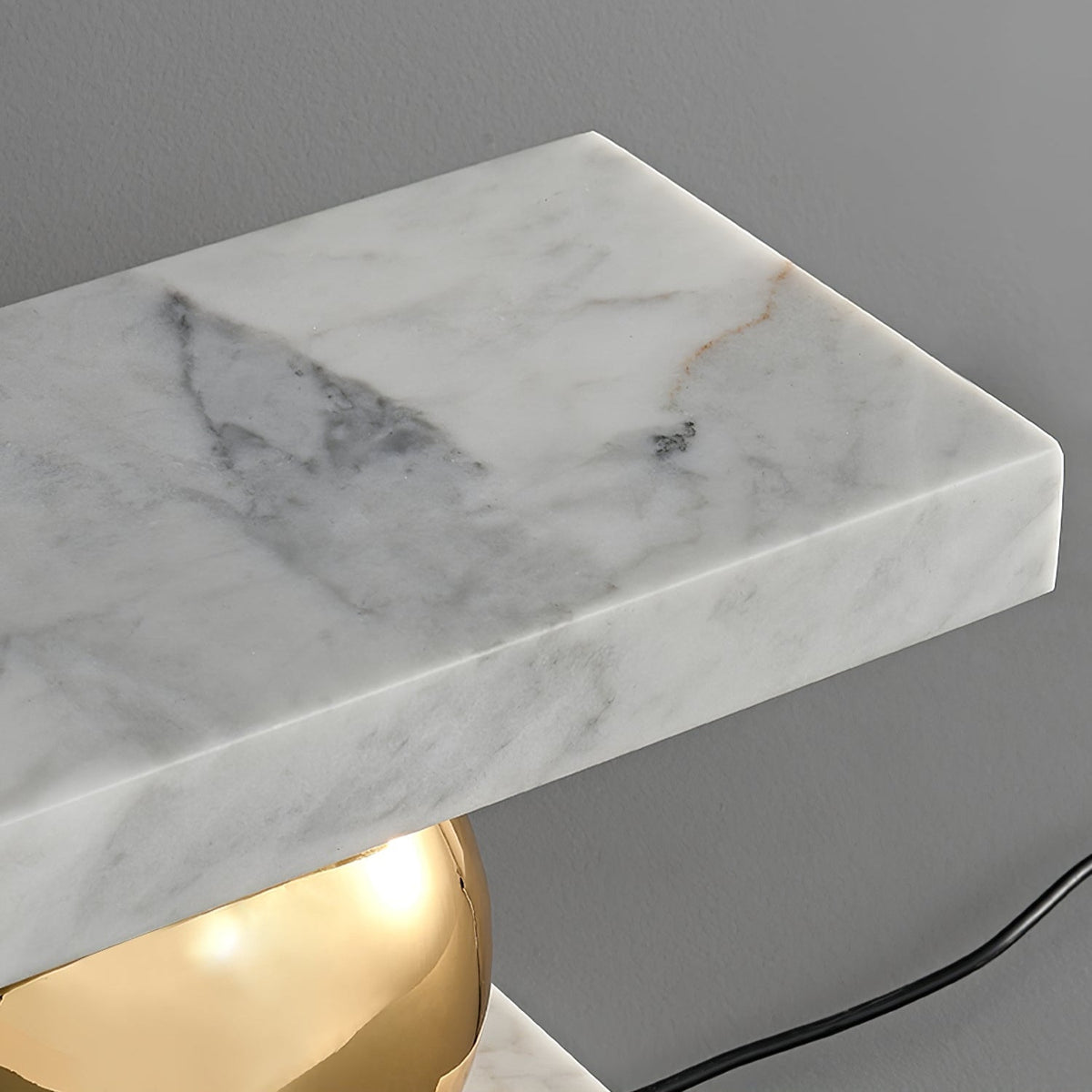 Quasara - Lámpara de Mesa de Mármol con Esfera Dorada Luminosa