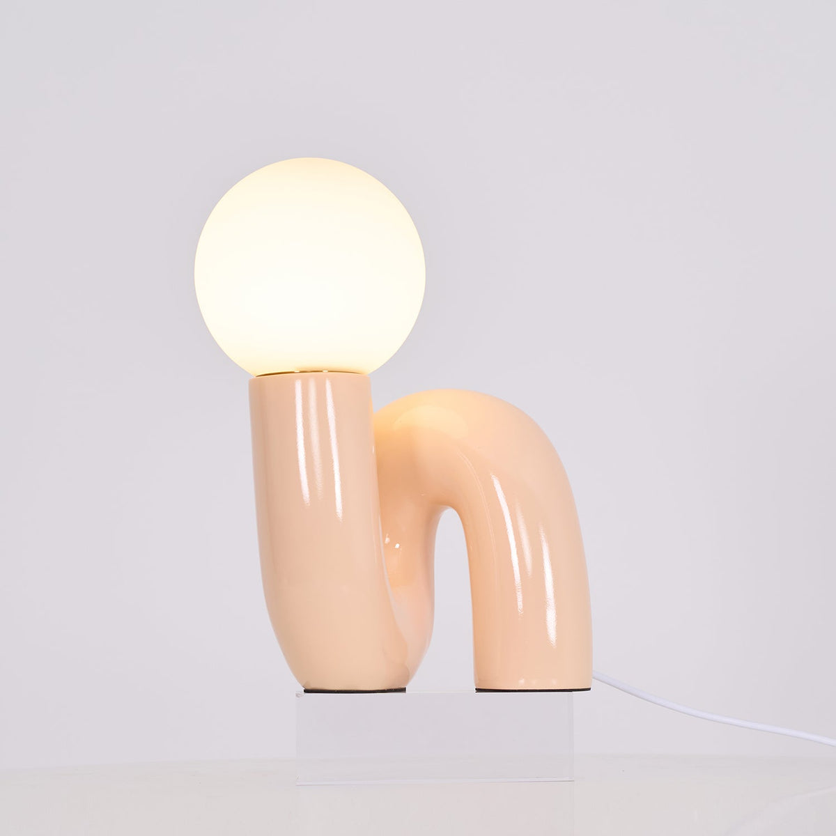 Lámpara de mesa escultural Rizeta – vista principal