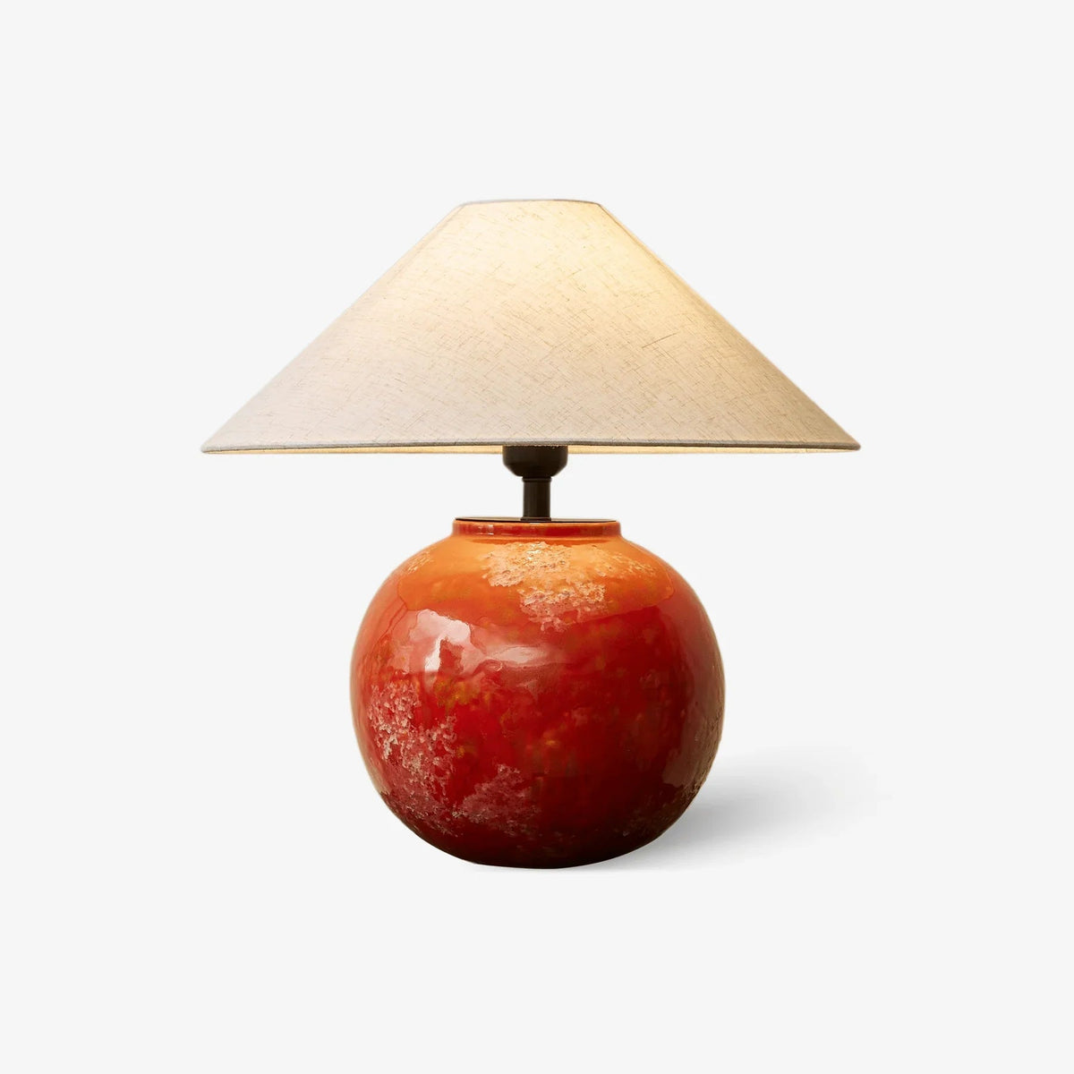 Lámpara de mesa de cerámica roja Rubira – vista principal