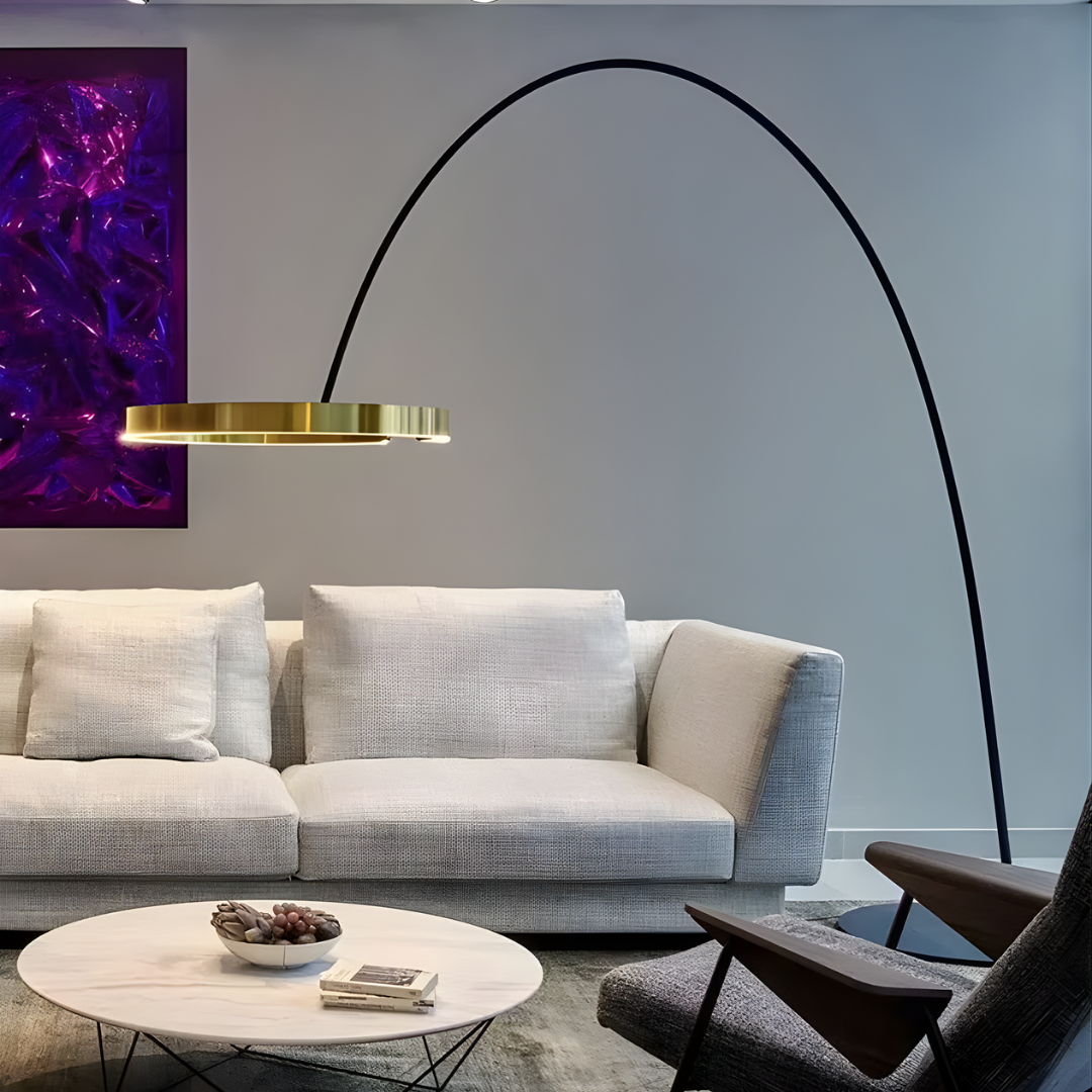 Lámpara de pie arco Ruedana en un salón moderno – imagen 6