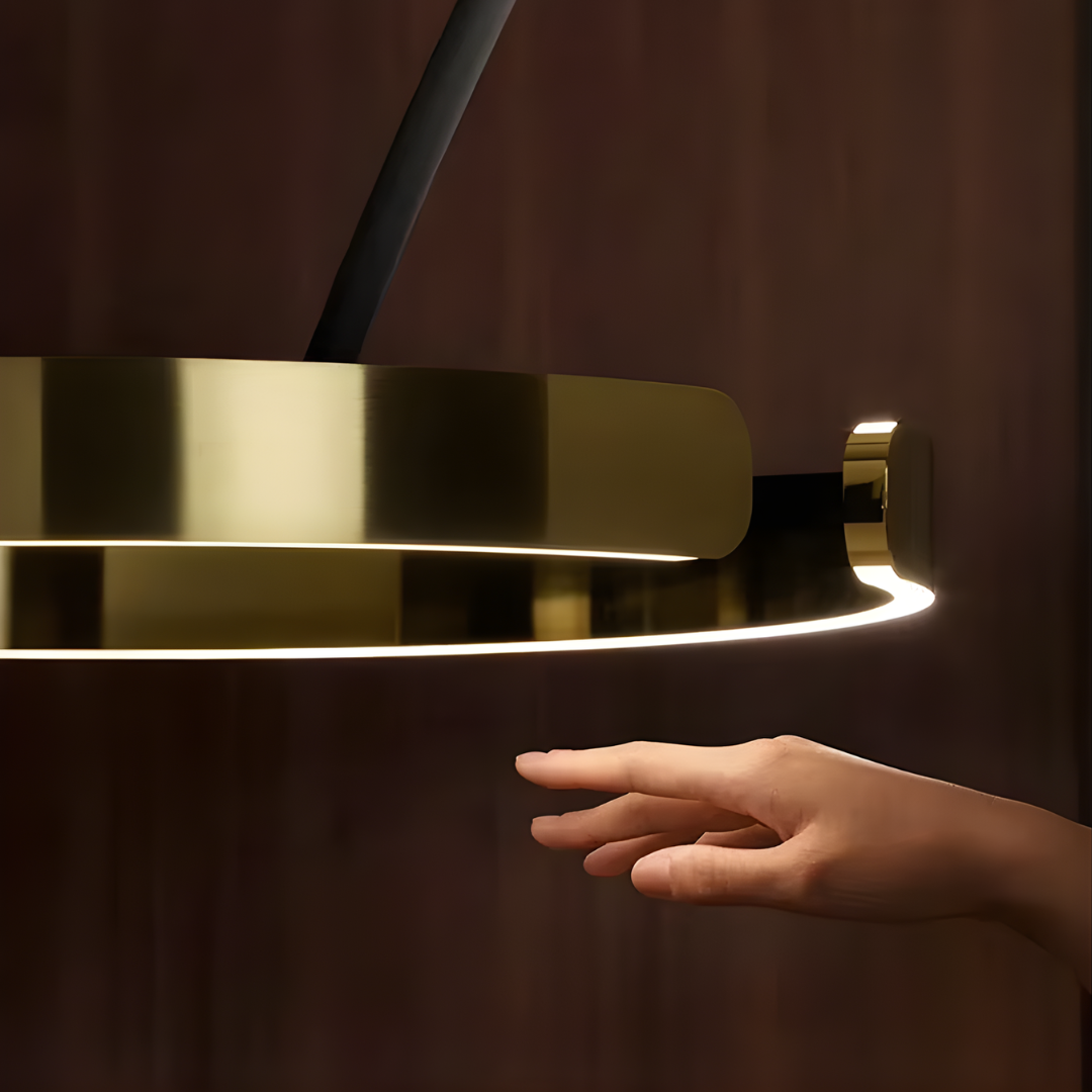 Lámpara de pie arco Ruedana en un salón moderno – imagen 14