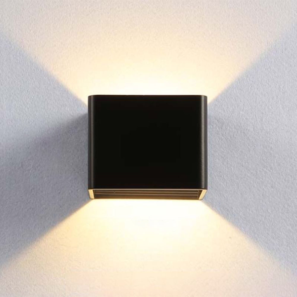 Quadra: Aplique de Pared Minimalista en Forma de Cuadrado