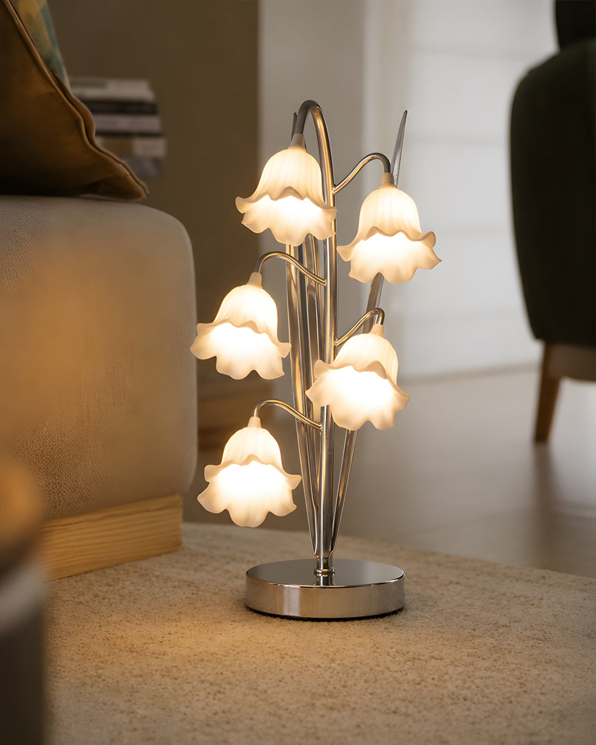 Velisia - Lámpara de Mesa de Flores Estilo Muguete en Cromo