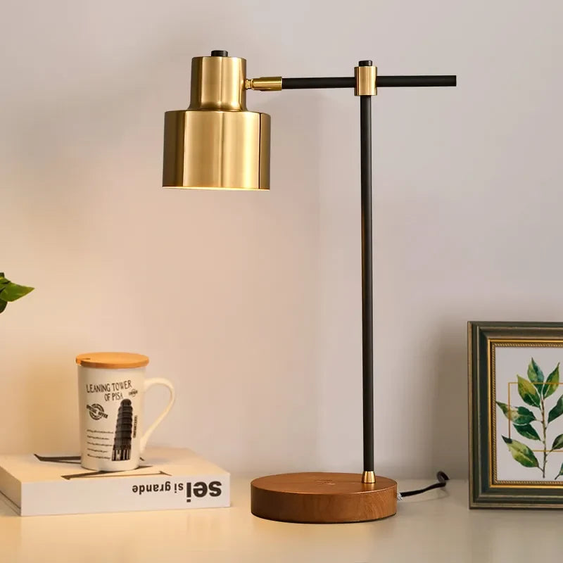 Lámpara de mesa dorada con pantalla orientable Viraldo – vista principal