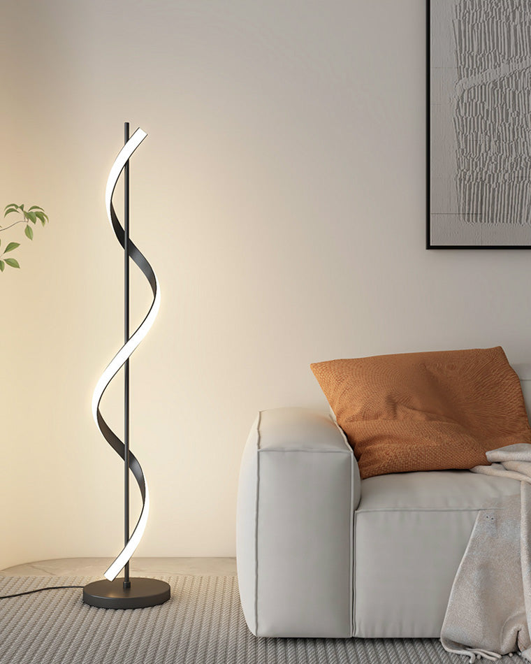 Lámpara de pie LED en espiral Volutela en un salón moderno – imagen 13