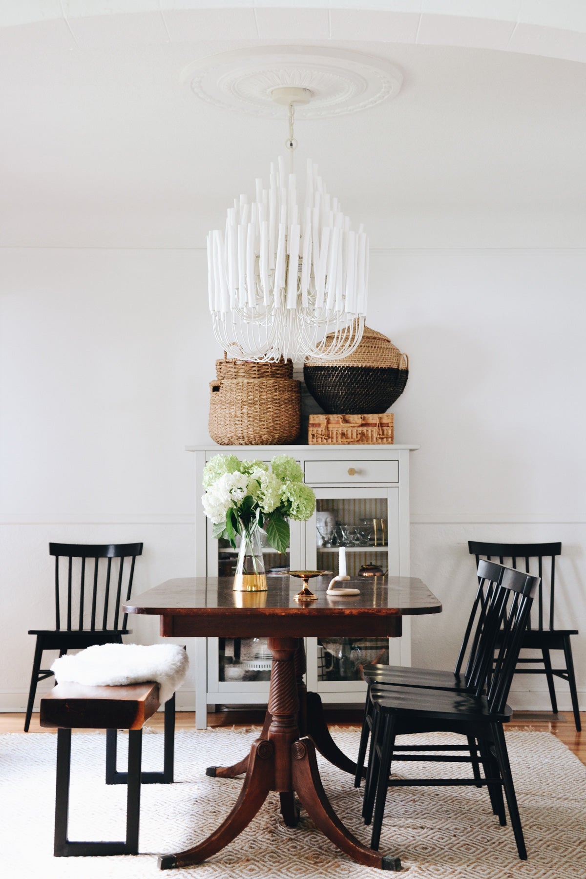 Lámpara de araña de varillas de madera Ramilla en un comedor de estilo natural – imagen 23