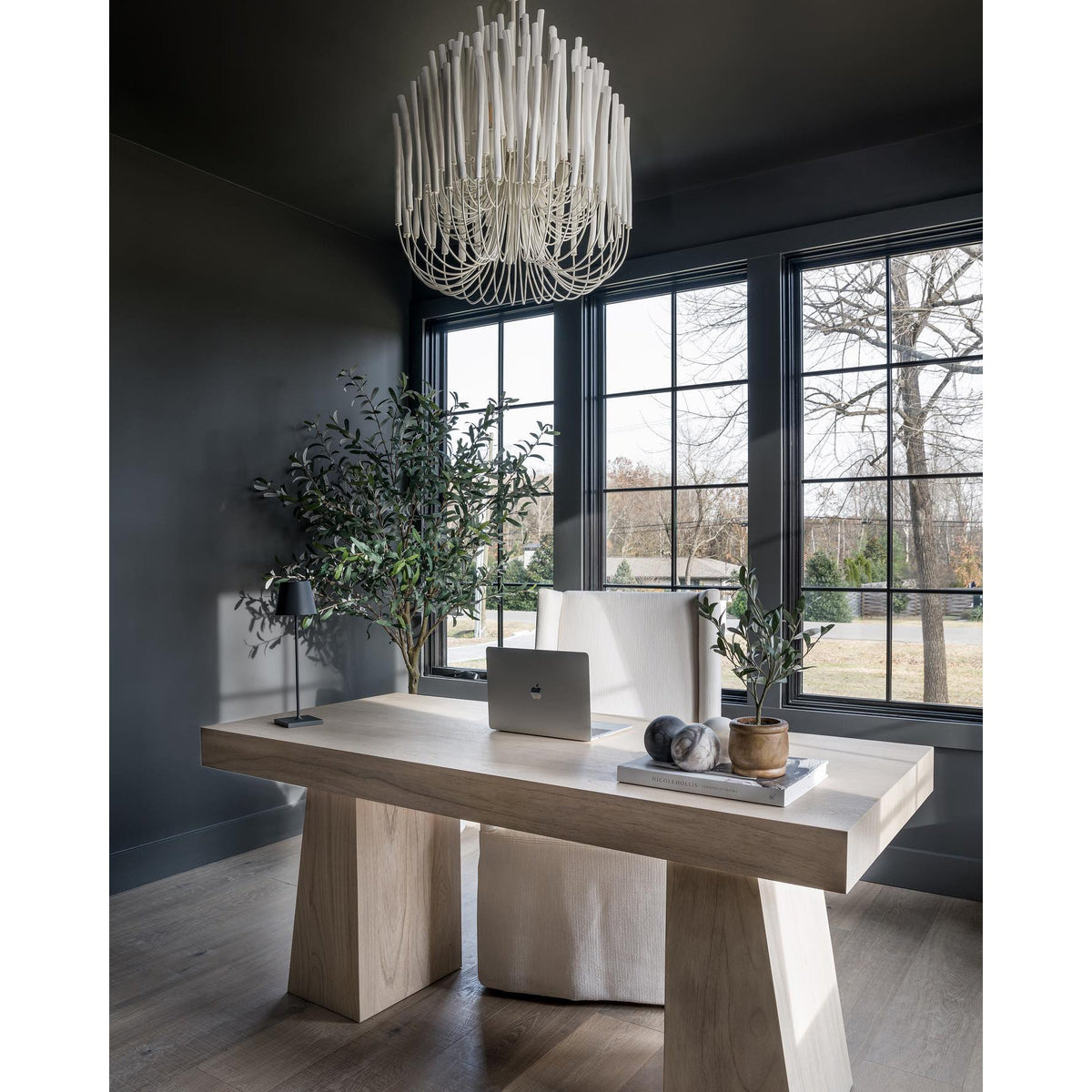 Lámpara de araña de varillas de madera Ramilla en un comedor de estilo natural – imagen 28