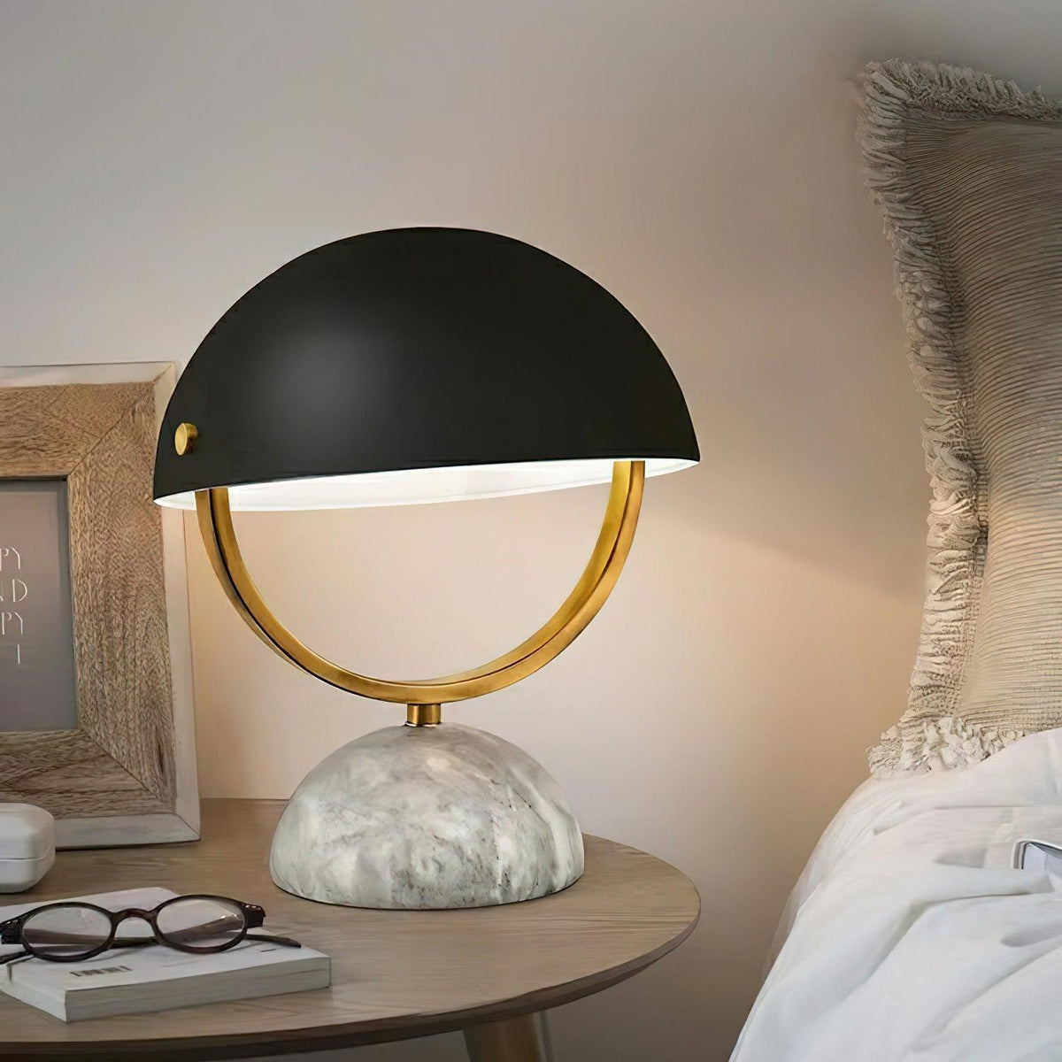 Yelma - Lámpara de Mesa con Pantalla Orientable Negra y Base de Mármol