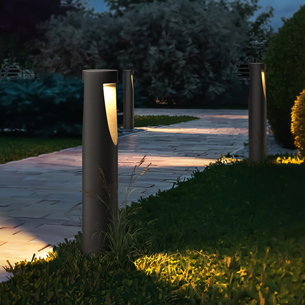 Baliza de jardín LED Necala en un camino de jardín – imagen 6
