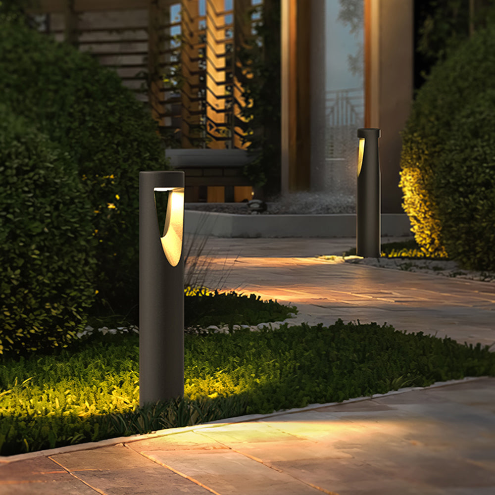 Baliza de jardín LED Necala en un camino de jardín – imagen 8