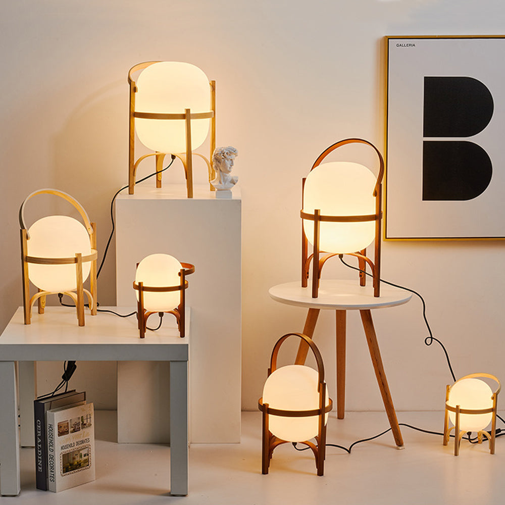 Lámpara de madera con globo de cristal Macesta en un dormitorio acogedor – imagen 15