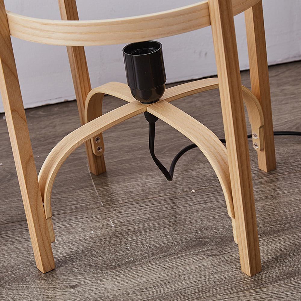 Lámpara de madera con globo de cristal Macesta – detalle del casquillo y la base