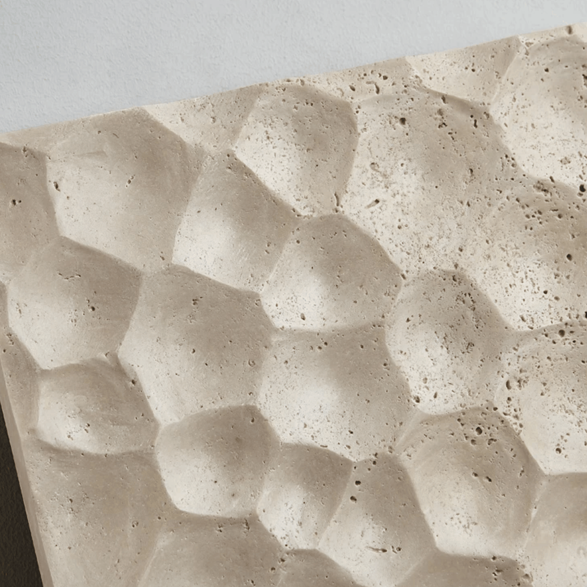 Aplique de pared de piedra natural Ituria – detalle de la textura de la piedra