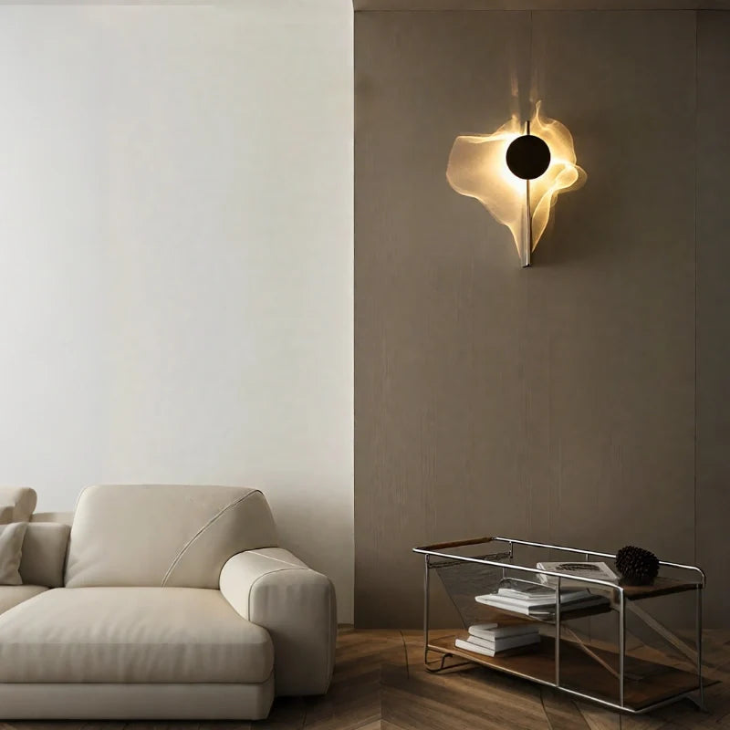 Aplique de pared LED de ondas Olaya en un salón moderno – imagen 6