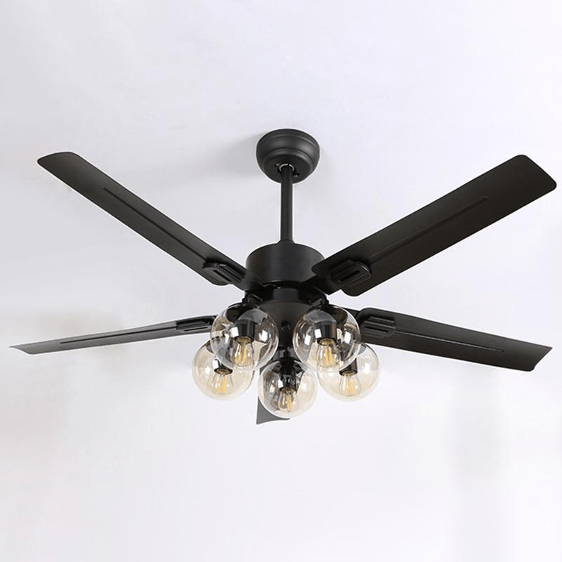 Ventilador de techo con luz Racimo en un comedor de estilo industrial – imagen 12