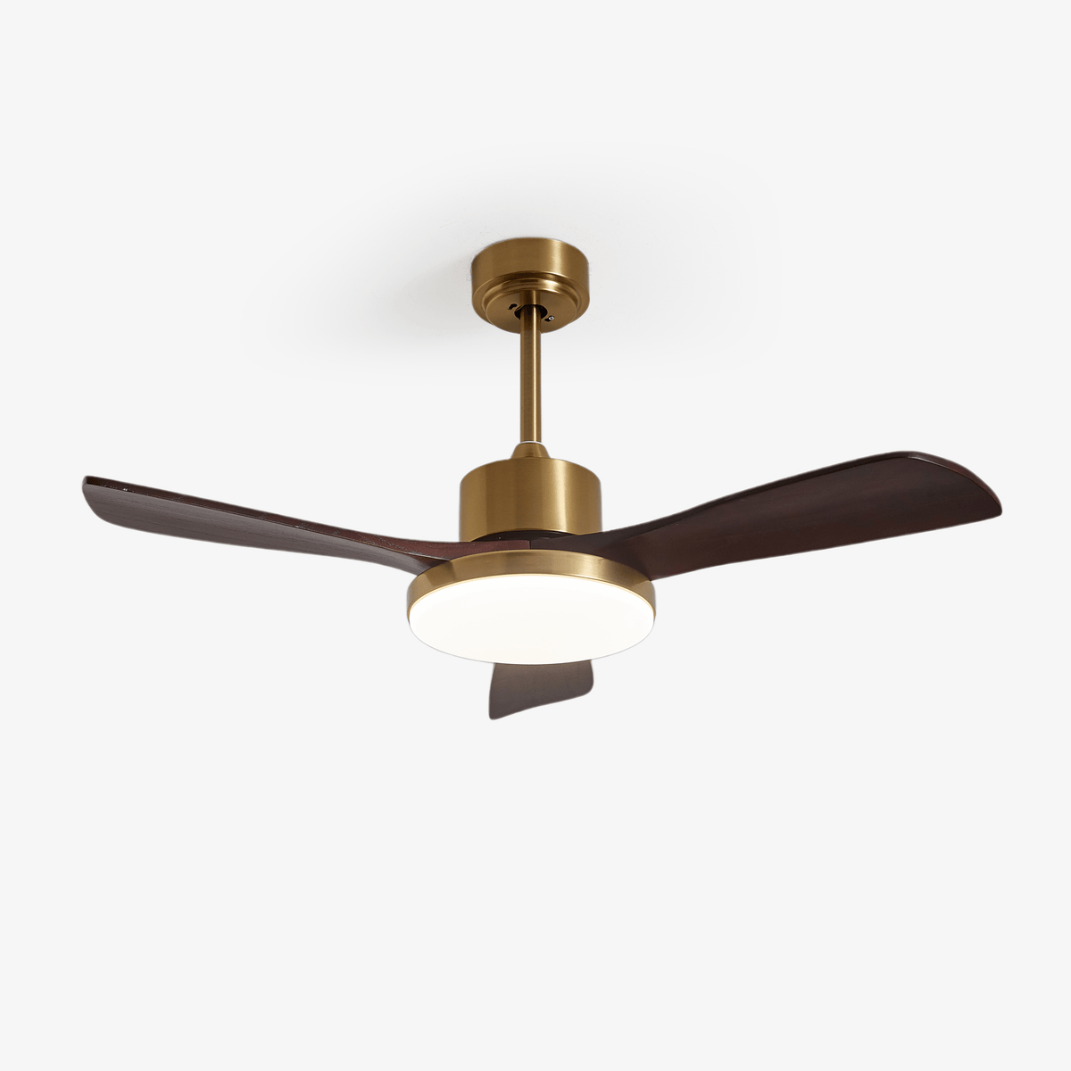 Ventilador de techo con luz Quilate en un salón elegante – imagen 35
