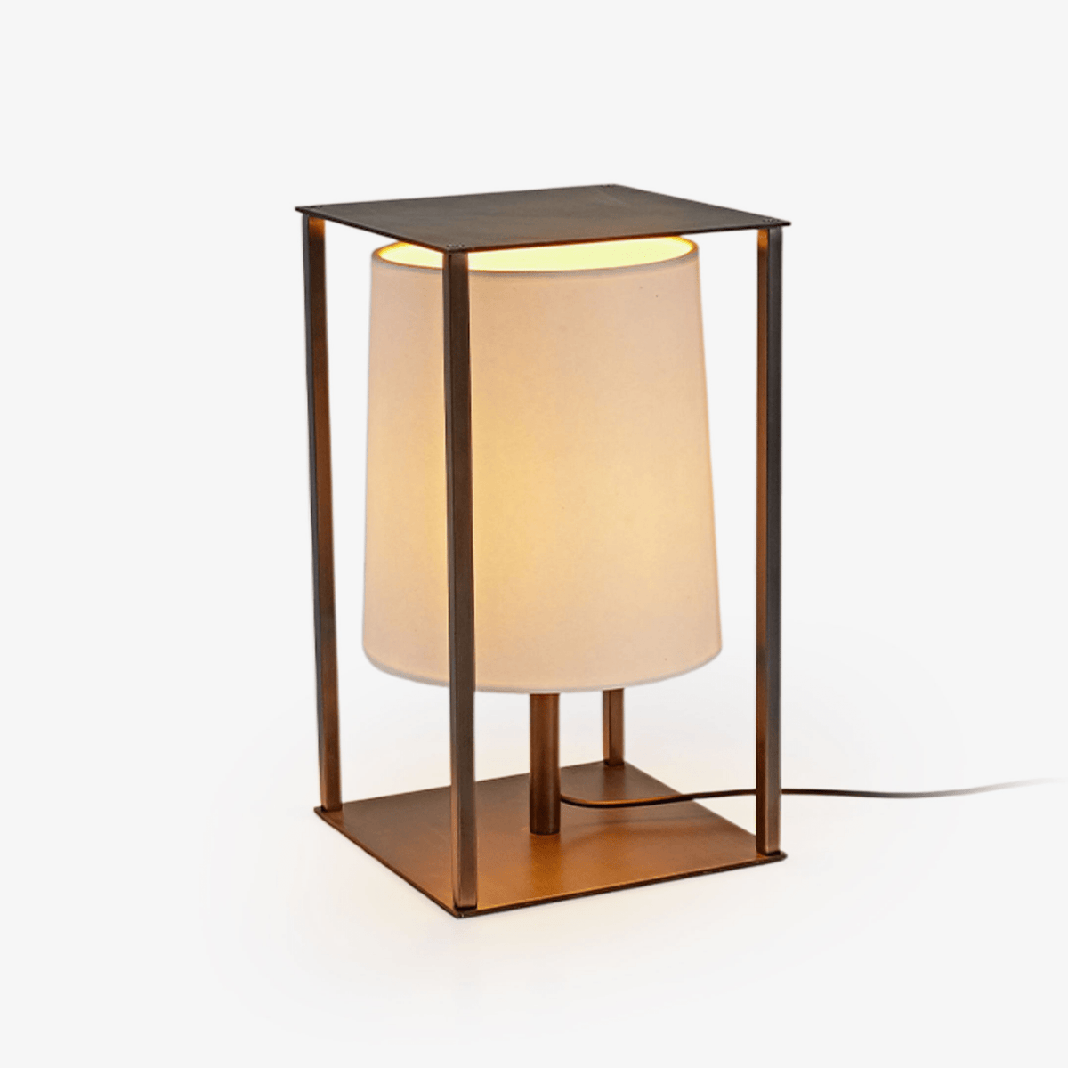 Lámpara de mesa tipo farol de metal negro y papel Farelo – vista principal