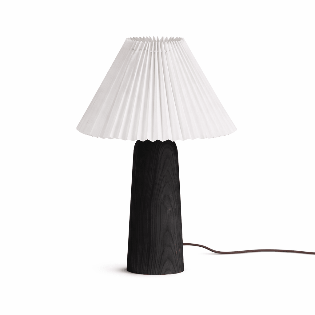 Lámpara de mesa con pantalla plisada Hilveta – altura 40 cm, base negra con pantalla blanca