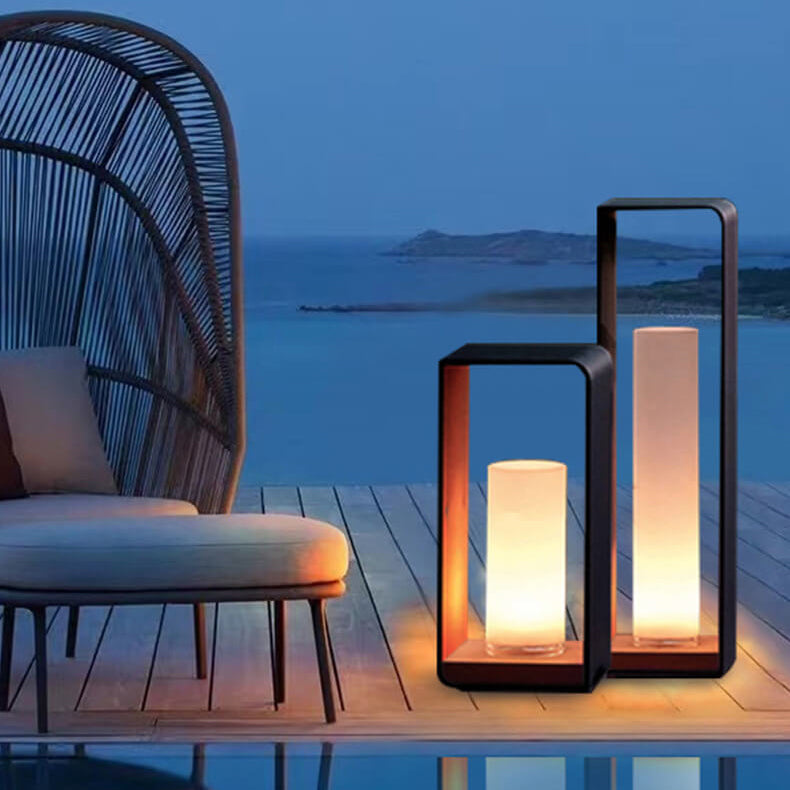 Farol de jardín Nalinda – junto a la piscina al atardecer